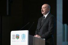 Президент Ильхам Алиев и Первая леди Мехрибан Алиева приняли участие в церемонии открытия WUF13 в Баку (ФОТО/ВИДЕО)