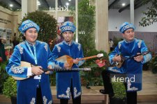 Самые яркие участники WUF13 в Баку в национальных костюмах - весь мир в одном павильоне (ФОТО)