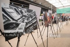 На WUF13 в Баку представлены фотовыставки о городской жизни, минной опасности и урбициде (ФОТО)