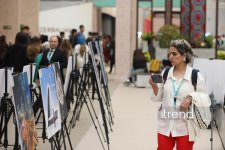 На WUF13 в Баку представлены фотовыставки о городской жизни, минной опасности и урбициде (ФОТО)