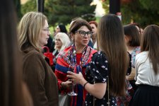В Центре Гейдара Алиева открылась персональная выставка перуанского художника (ФОТО)