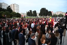 В Центре Гейдара Алиева открылась персональная выставка перуанского художника (ФОТО)