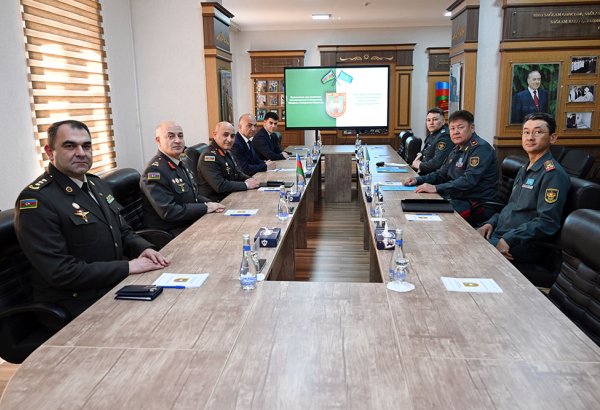Азербайджан и Казахстан обсудили сотрудничество в области военного образования (ФОТО)
