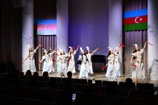 Лейла Алиева и Алена Алиева посмотрели концертную программу, организованную в Детском музыкально-художественном центре SƏNƏT (ФОТО)