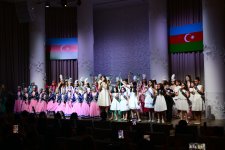 Лейла Алиева и Алена Алиева посмотрели концертную программу, организованную в Детском музыкально-художественном центре SƏNƏT (ФОТО)
