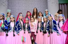 Лейла Алиева и Алена Алиева посмотрели концертную программу, организованную в Детском музыкально-художественном центре SƏNƏT (ФОТО)