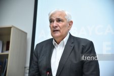 Михаил Гусман удостоен звания почетного профессора Азербайджанского университета языков (ФОТО)
