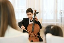 Алена Алиева приняла участие в благотворительном мастер-классе для детей в Центре творчества Максуда Ибрагимбекова (ФОТО)