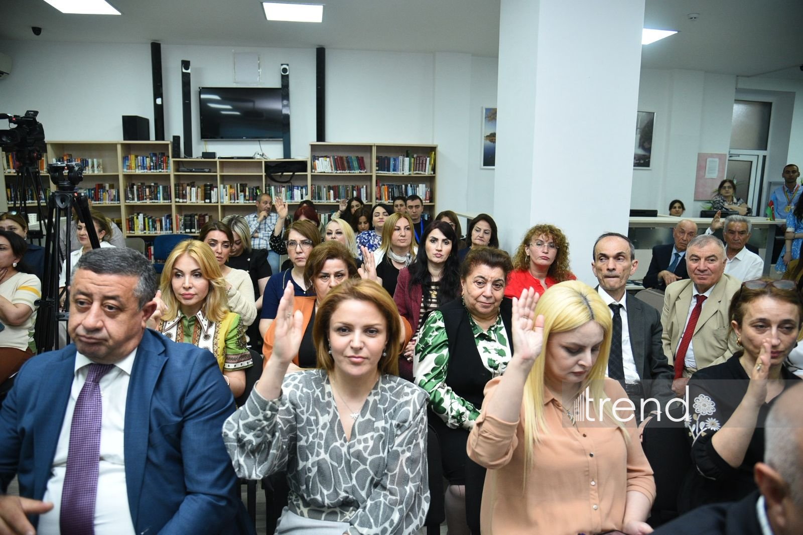 Михаил Гусман удостоен звания почетного профессора Азербайджанского университета языков (ФОТО)