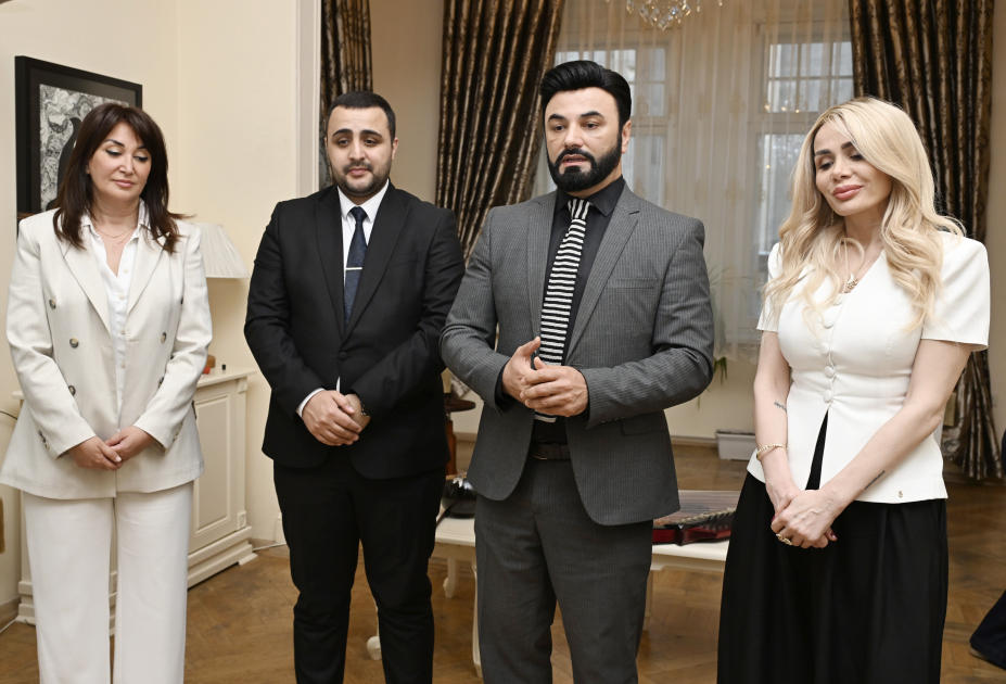 Алена Алиева приняла участие в благотворительном мастер-классе для детей в Центре творчества Максуда Ибрагимбекова (ФОТО)