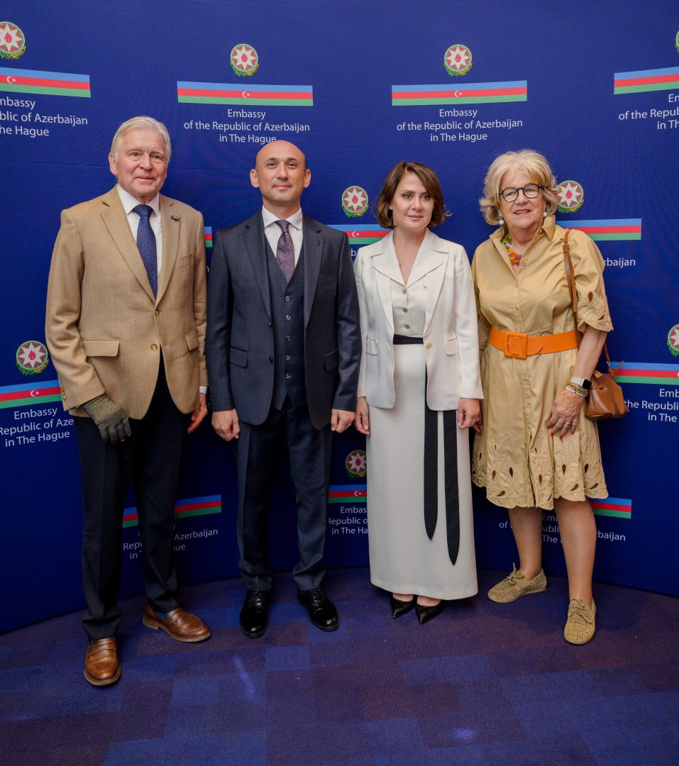 День независимости Азербайджана отметили в Нидерландах (ФОТО)