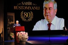Праздничным концертом торжественно отмечен юбилей народного поэта Азербайджана Сабира Рустамханлы (ФОТО)