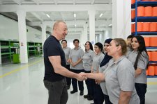 Президент Ильхам Алиев принял участие в открытии предприятия по производству рабочих перчаток в Ханкенди (ФОТО)