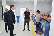 Президент Ильхам Алиев принял участие в открытии предприятия по производству рабочих перчаток в Ханкенди (ФОТО)