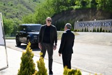 Президент Ильхам Алиев ознакомился с работами, проводимыми в селе Бёюк Галадереси Шушинского района, встретился с жителями (ФОТО/ВИДЕО)
