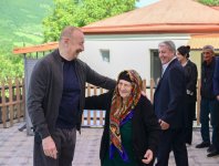 Президент Ильхам Алиев ознакомился с работами, проводимыми в селе Бёюк Галадереси Шушинского района, встретился с жителями (ФОТО/ВИДЕО)