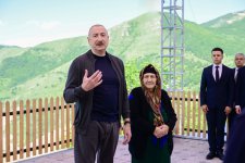 Президент Ильхам Алиев ознакомился с работами, проводимыми в селе Бёюк Галадереси Шушинского района, встретился с жителями (ФОТО/ВИДЕО)