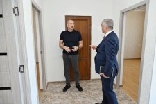 Президент Ильхам Алиев ознакомился в Ходжалы с условиями, созданными в индивидуальных домах, предназначенных для военнослужащих (ФОТО)