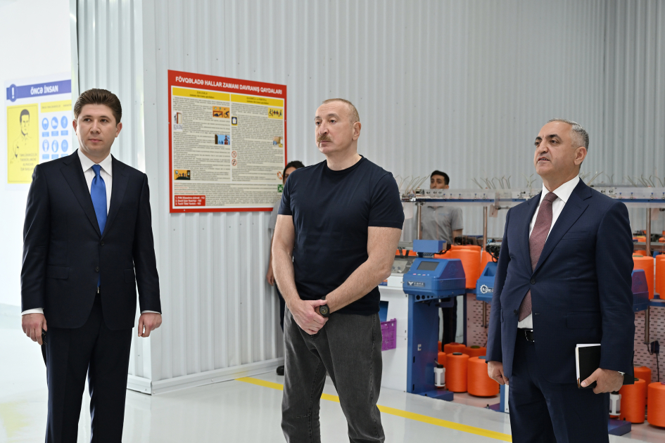Президент Ильхам Алиев принял участие в открытии предприятия по производству рабочих перчаток в Ханкенди (ФОТО)