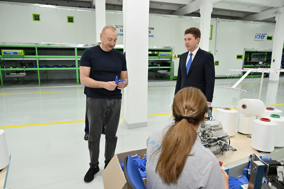 Президент Ильхам Алиев принял участие в открытии предприятия по производству рабочих перчаток в Ханкенди (ФОТО)