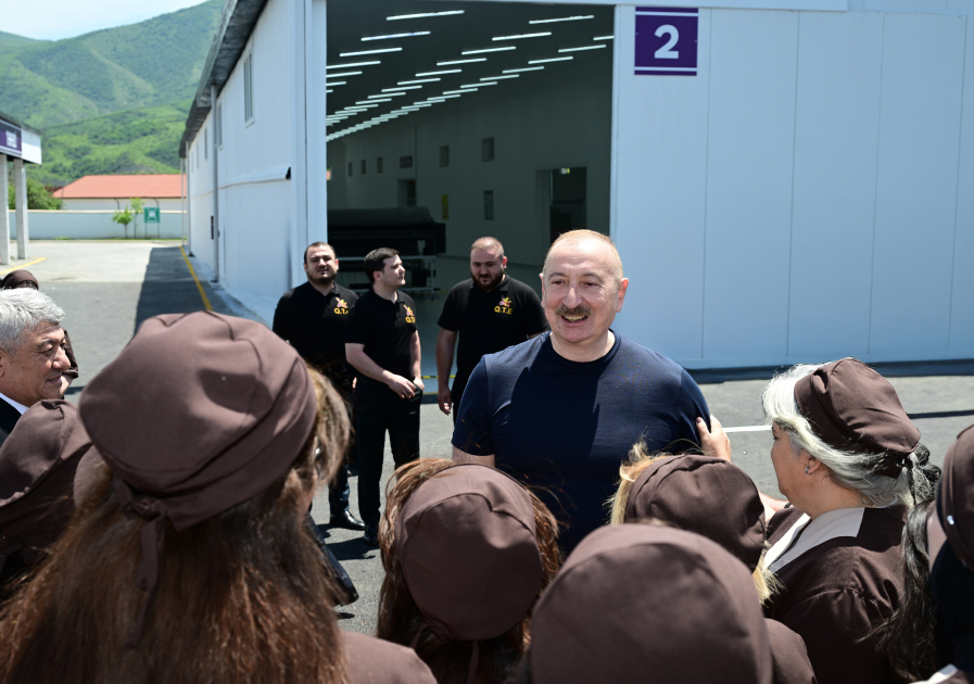 Президент Ильхам Алиев принял участие в открытии ООО «Карабахский текстильный дом» в Ходжалы (ФОТО)