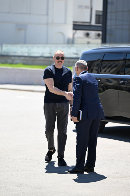 Президент Ильхам Алиев принял участие в открытии капитально реконструированного Культурного центра в Ханкенди (ФОТО)