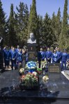 Коллектив AZAL посетил могилу Национального Героя Азербайджана Хокумы Алиевой (ФОТО)