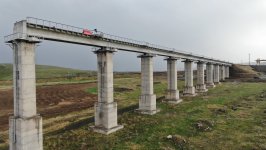 Завтра состоится ввод в эксплуатацию модернизированной железнодорожной линии Баку-Тбилиси-Карс (ФОТО)