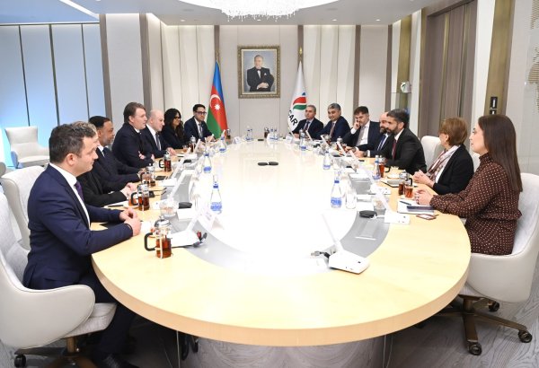 Обсуждены возможности расширения сотрудничества между SOCAR и SLB (ФОТО)
