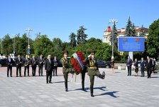 Заместитель премьер-министра посетил Монумент Победы в Минске (ФОТО)