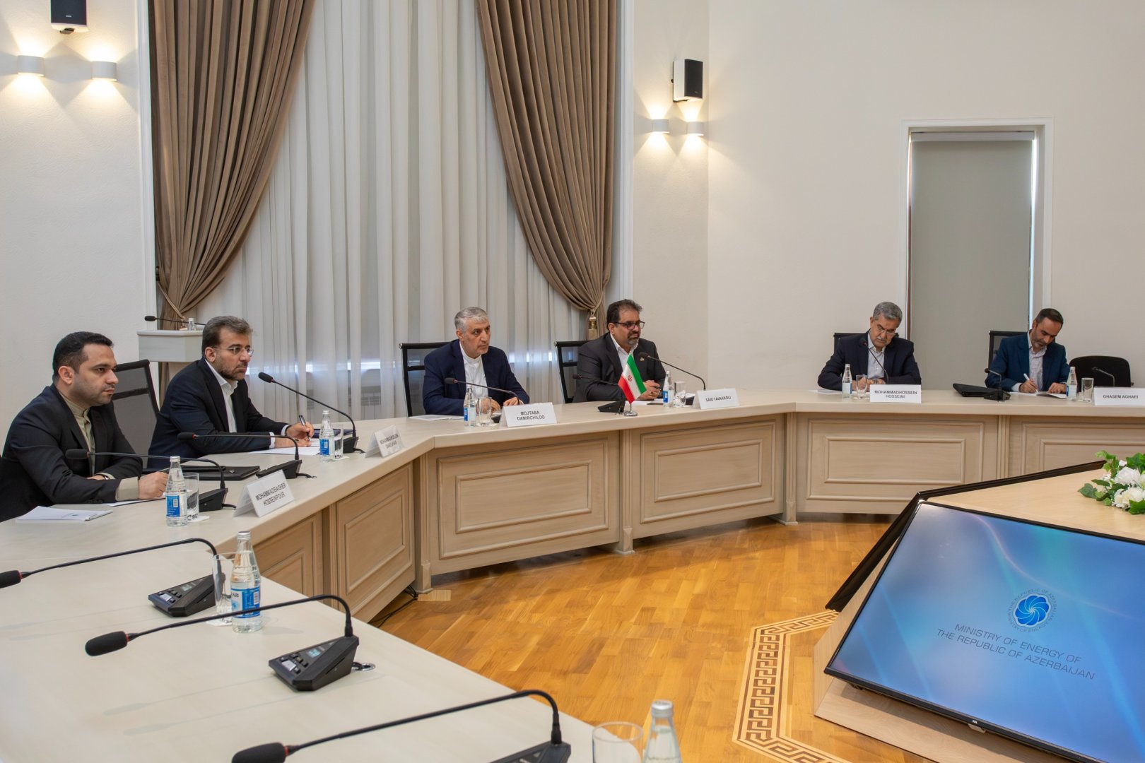 Обсуждены энергопроекты Азербайджана с Венесуэлой и Ираном (ФОТО)