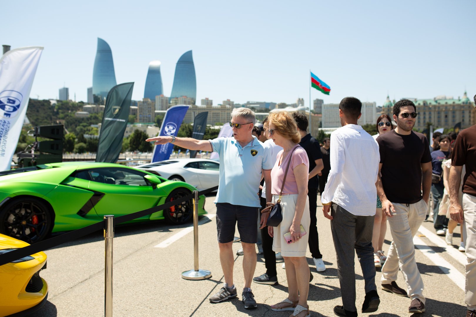 В Баку завершился первый день Фестиваля классических и скоростных автомобилей (ФОТО/ВИДЕО)