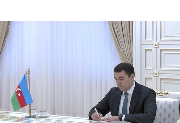 Президент Туркменистана принял министра культуры Азербайджана