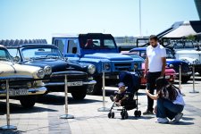 В Баку завершился первый день Фестиваля классических и скоростных автомобилей (ФОТО/ВИДЕО)