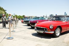 В Баку завершился первый день Фестиваля классических и скоростных автомобилей (ФОТО/ВИДЕО)