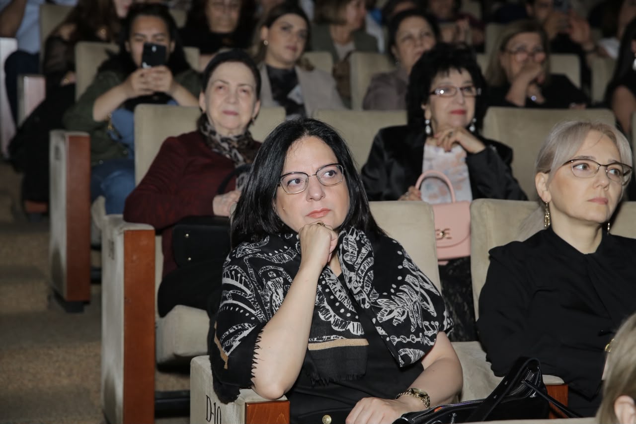 В Баку состоялся торжественный литературно-художественный вечер к 120-летию Самеда Вургуна (ФОТО)