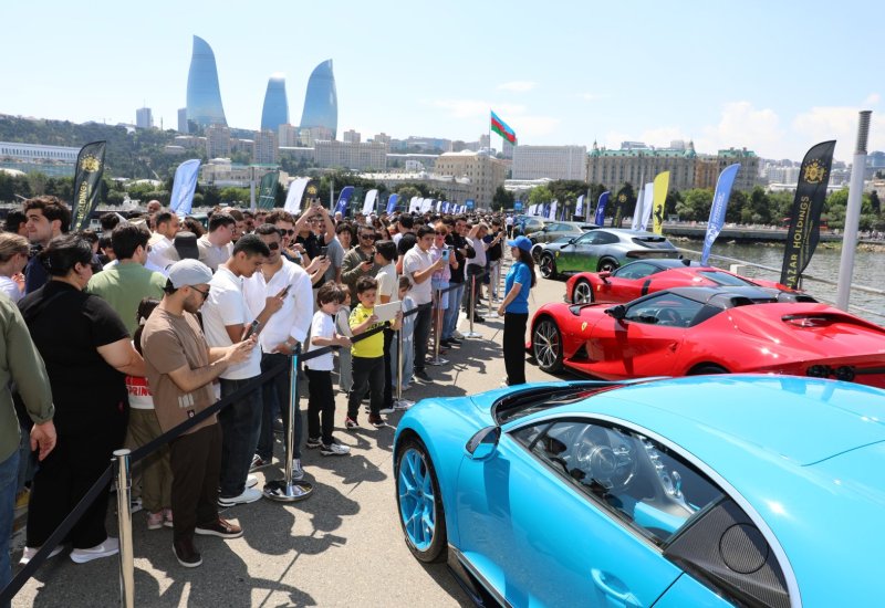 В Баку завершился Фестиваль классических и скоростных автомобилей (ФОТО/ВИДЕО)