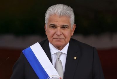 Президент Панамы поздравил Президента Ильхама Алиева