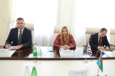Министр здравоохранения Азербайджана провел обсуждения с послом Греции (ФОТО)