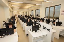 В UNEC проводятся экзамены по английскому языку на основе системы APTIS (ФОТО)