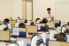 В UNEC проводятся экзамены по английскому языку на основе системы APTIS (ФОТО)