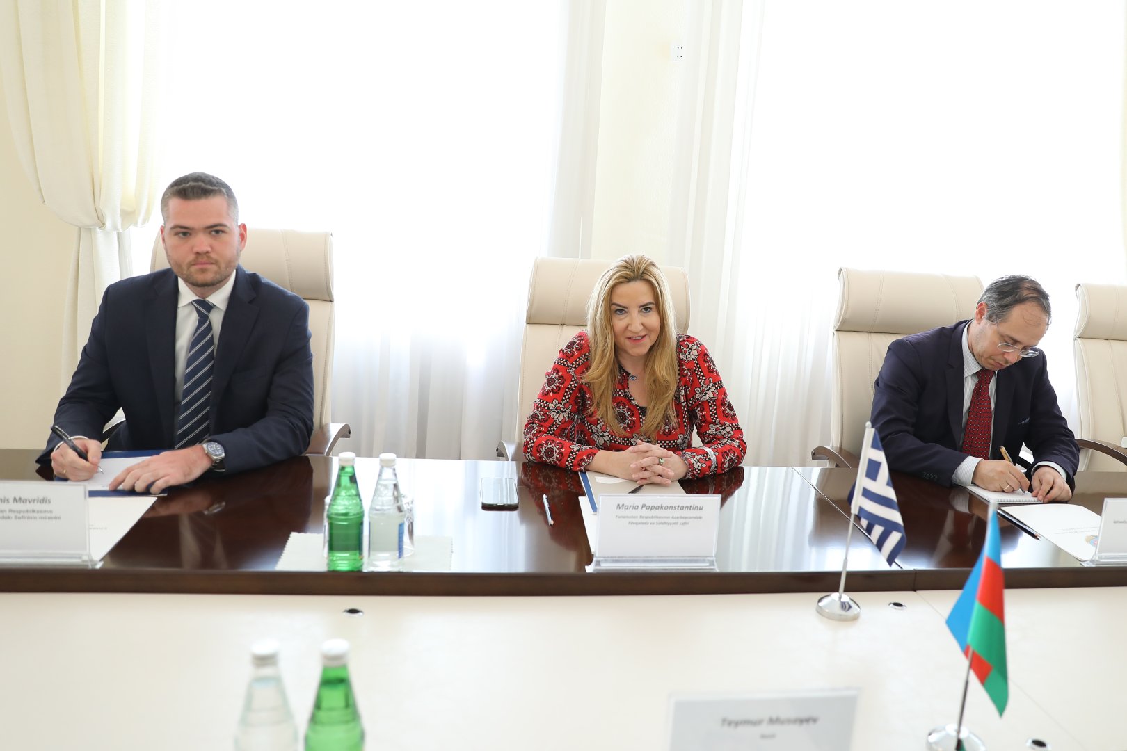 Министр здравоохранения Азербайджана провел обсуждения с послом Греции (ФОТО)