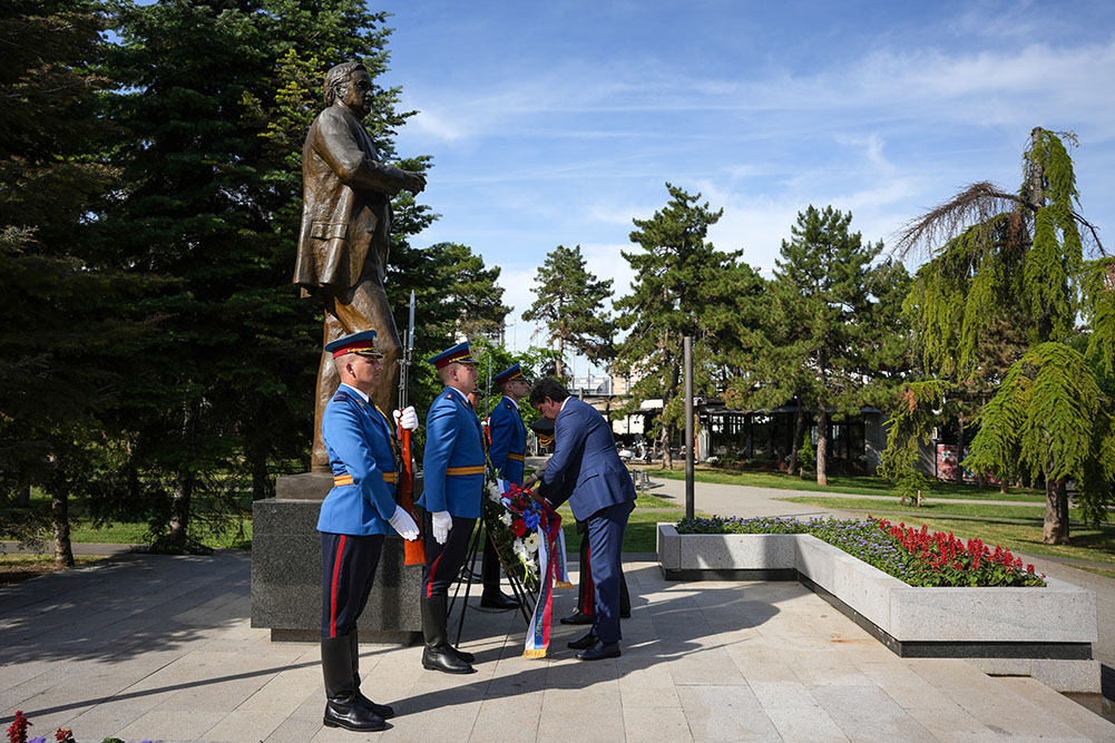Министр обороны Азербайджана находится с официальным визитом в Сербии (ФОТО)