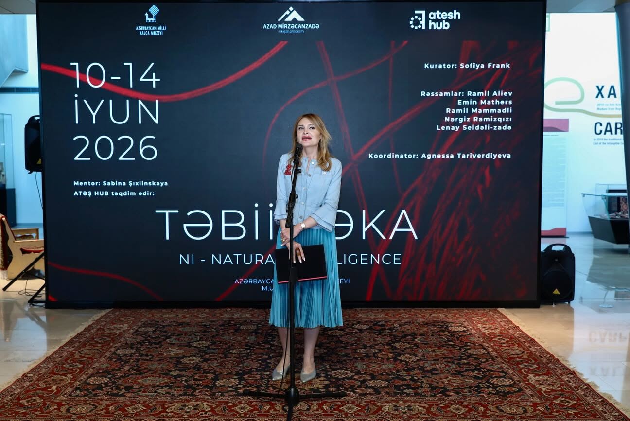 Орнаменты цифрового века - древние азербайджанские ковры и science art (ФОТО)