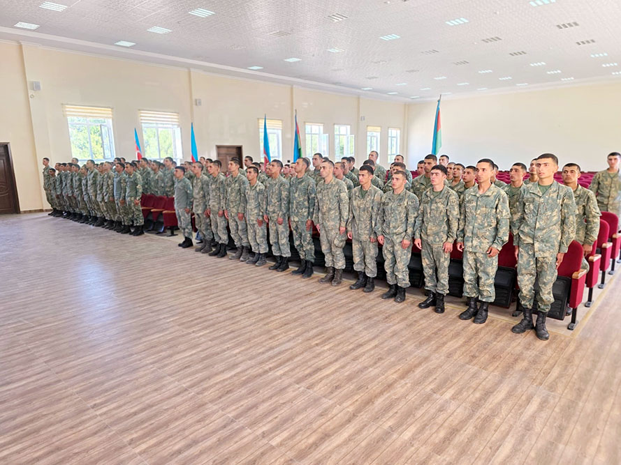 В азербайджанской армии проведен ряд мероприятий по случаю Дня национального спасения (ФОТО)
