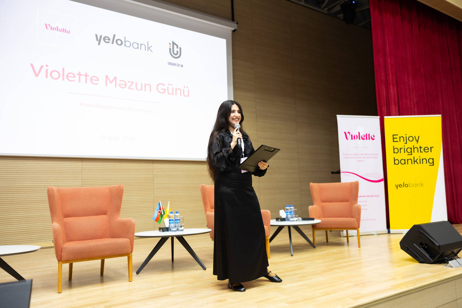 Yelo Bank провел выпускной день программы менторства для молодых девушек (ФОТО)