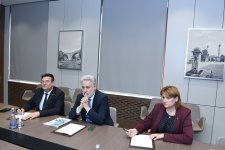 Джейхун Байрамов провел обмен мнениями с советником Президента Румынии (ФОТО)