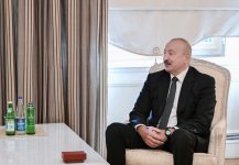 Президент Ильхам Алиев вручил орден «Достлуг» известному общественно-политическому деятелю Дагестана Курбану Курбанову (ФОТО)
