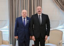 Президент Ильхам Алиев вручил орден «Достлуг» известному общественно-политическому деятелю Дагестана Курбану Курбанову (ФОТО)