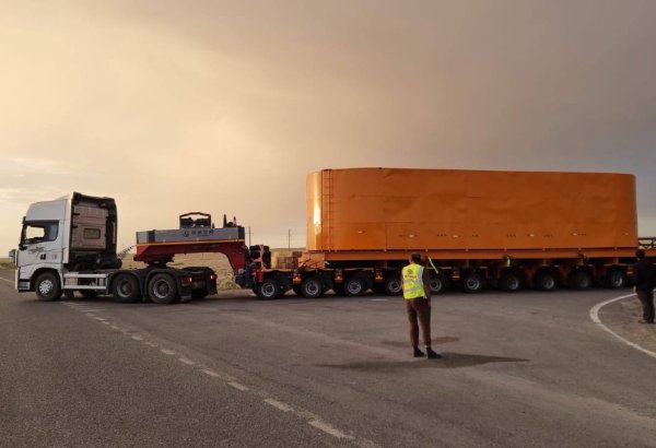 Кабель для подводной ВОЛС по дну Каспия доставлен в порт Курык